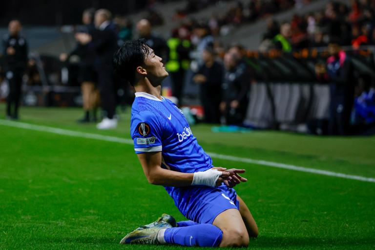 Braga, Portugal - November 6: Hyeongyu Oh of KRC Genk celebrate 3rd goal for Genk during the UEFA Europa League 2025/26 League Phase MD4 match between SC Braga and KRC Genk at Estadio Municipal de Braga on November 6, 2025 in Braga, Portugal. (Photo by Fabio Poco/DeFodi Images/DeFodi via Getty Images)